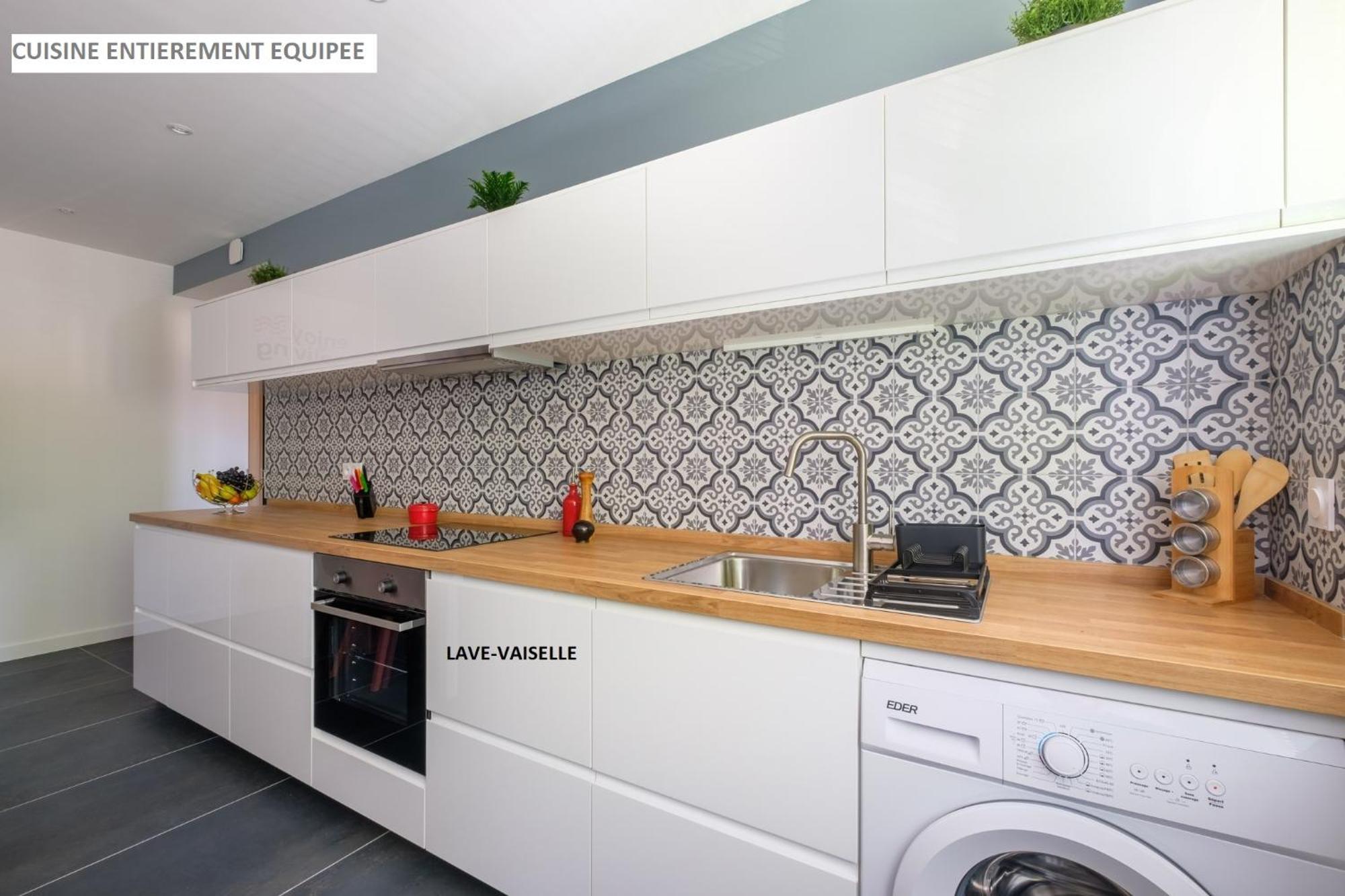 NEUF - 3 suites ZEN avec SDO&WC privatifs AU CALME à TASSIN - RARE Esterno foto